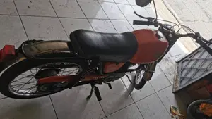 Moto Guzzi   (2)