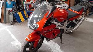 Aprilia SL 1000 Falco R (2001 - 02) 