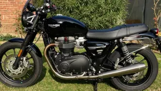 Triumph Street Twin 900 (2021 - 22) usata