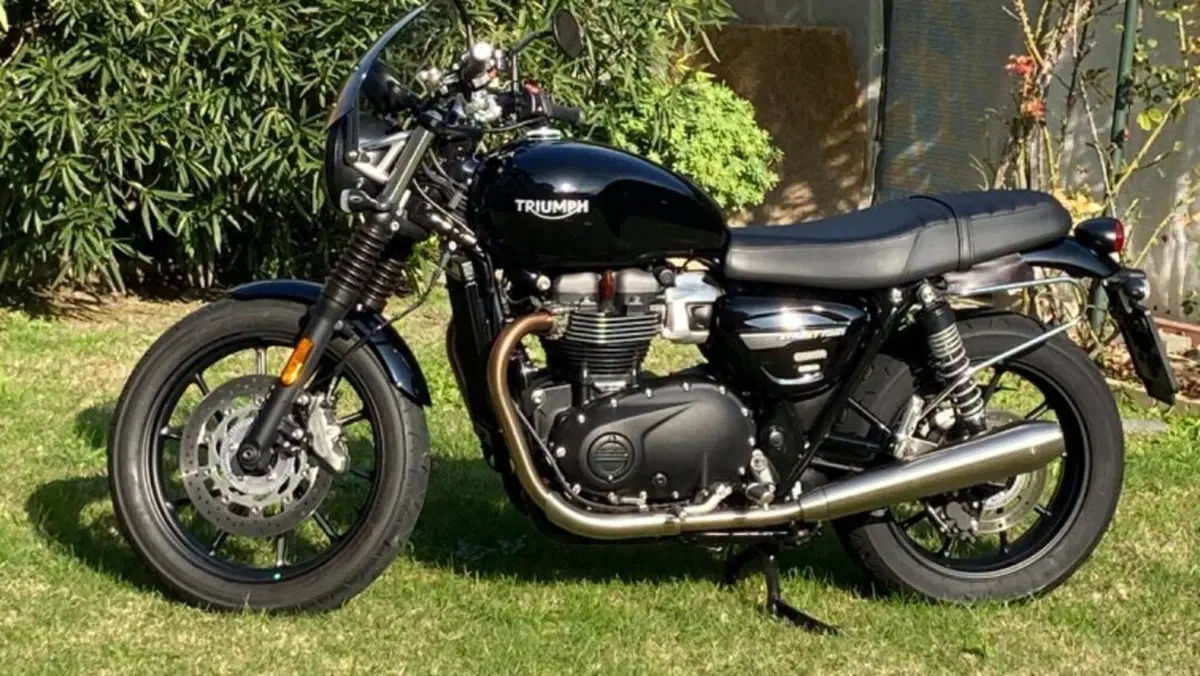 Triumph Street Twin 900 (2021 - 22)  (8)