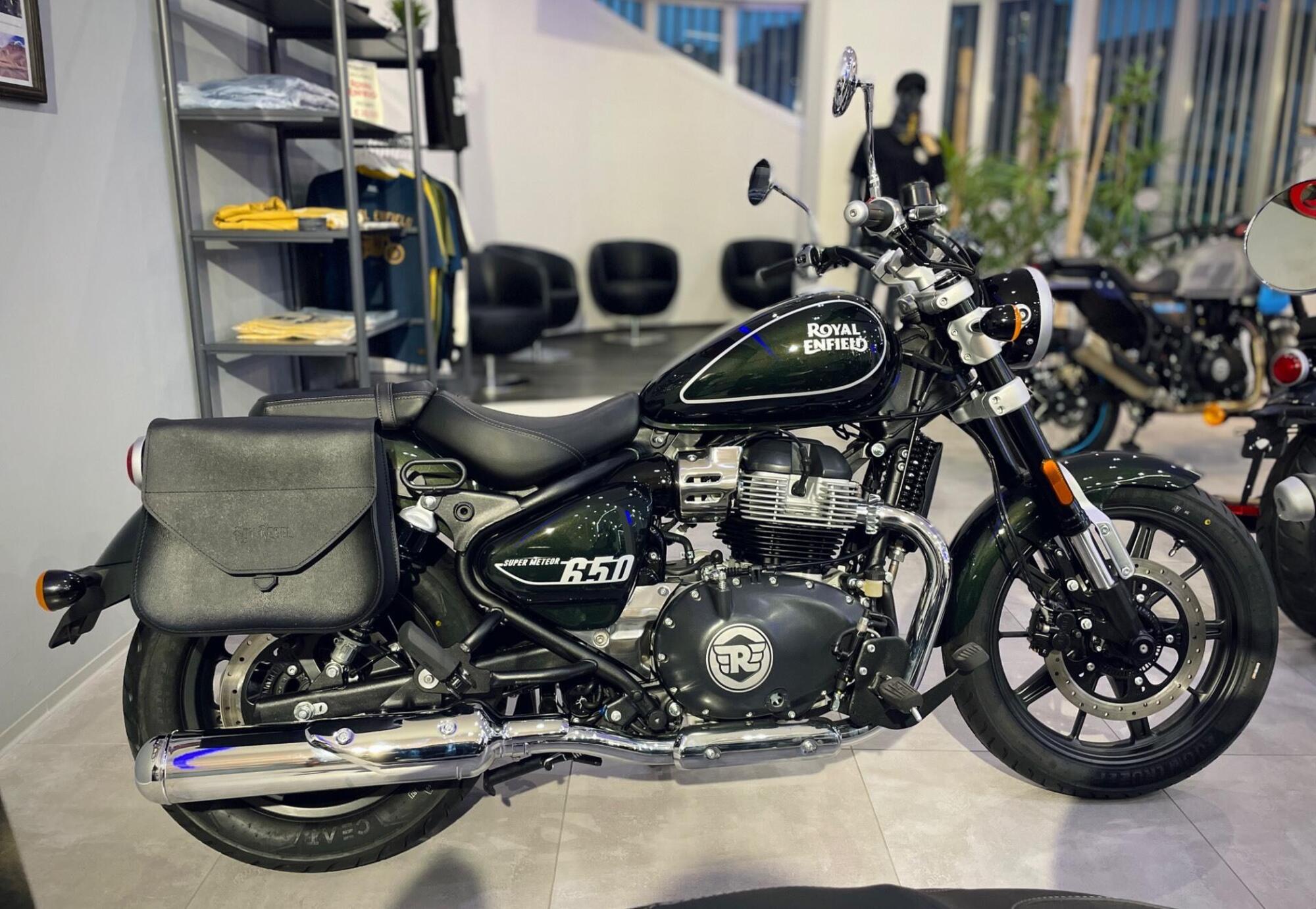 Royal Enfield Super Meteor 650 (2023 - 26) Nuova