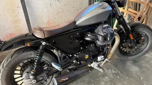 Moto Guzzi V9 Bobber (2016 - 18) 