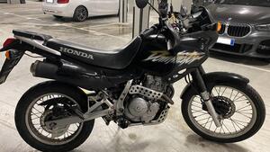 Honda NX 650 Dominator (1996 - 02) 