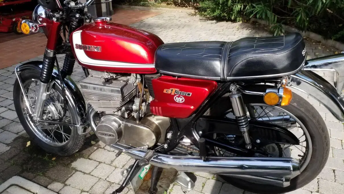 Suzuki   (3)
