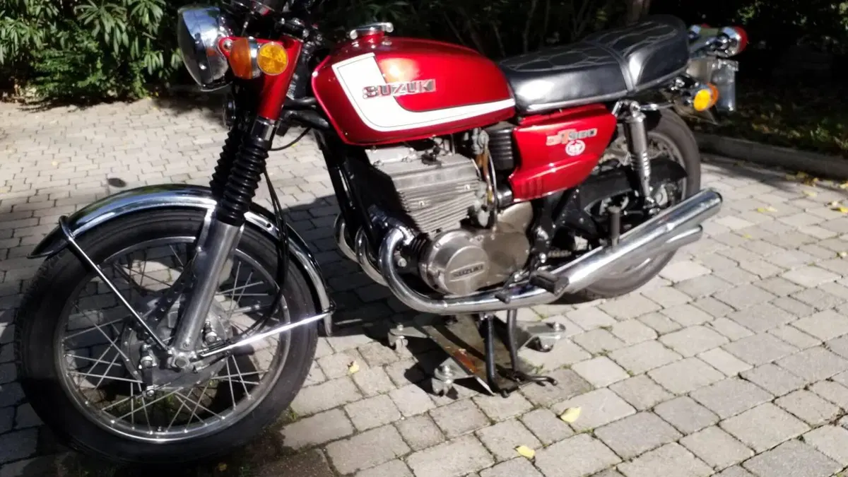Suzuki   (6)