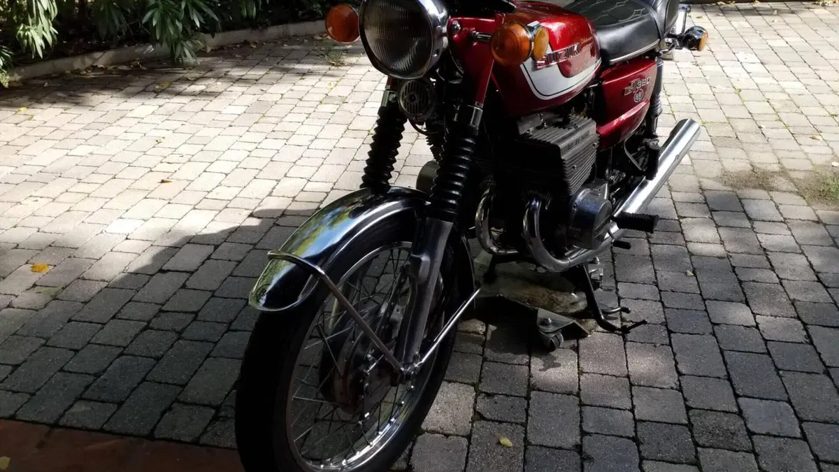 Suzuki   (7)