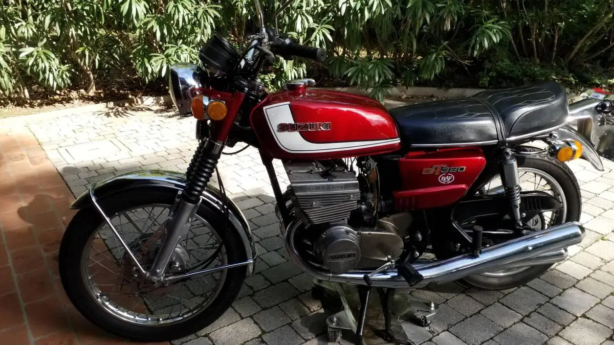 Suzuki   (8)