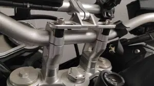 Triumph Tiger 800 XC ABS (2010 - 14)  (4)