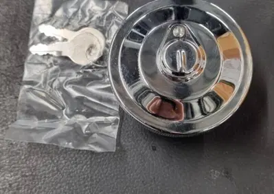 Tappo serbatoio con chiavi Royal Enfield - Annuncio 9558401