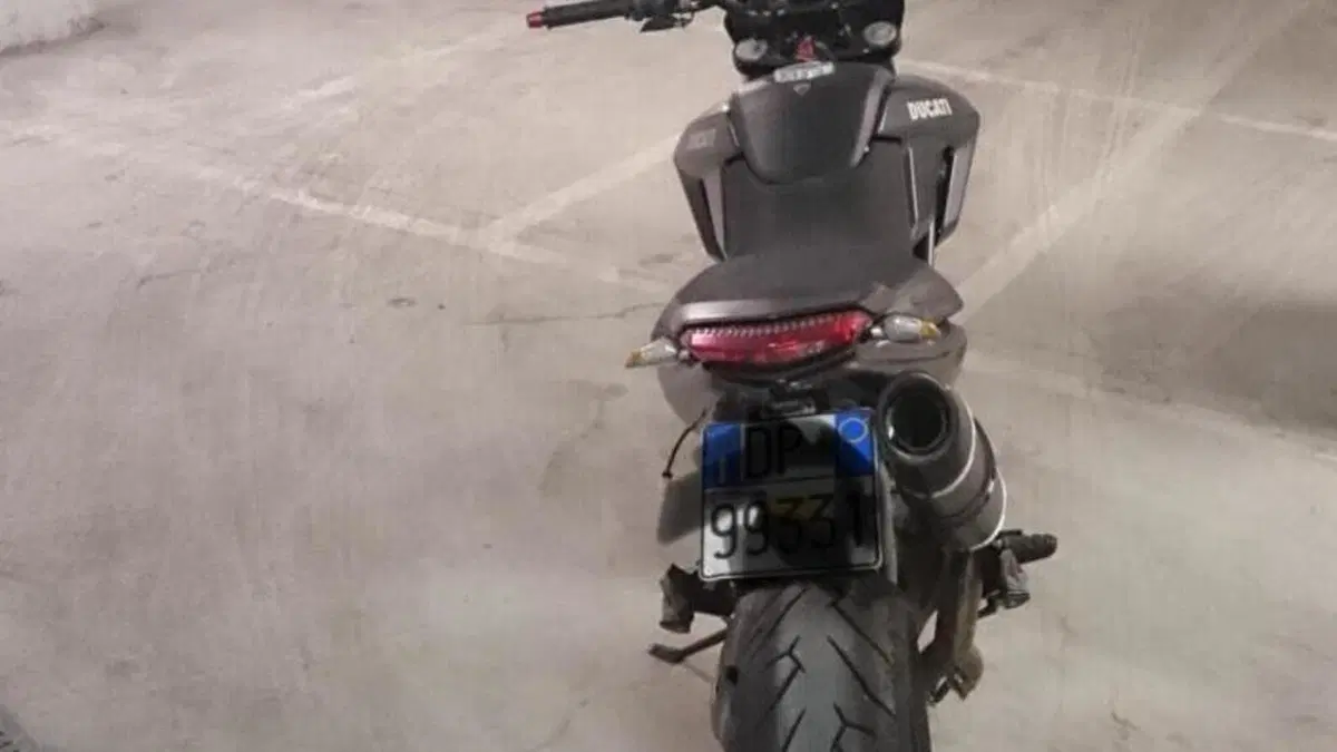 Ducati Hypermotard 796 (2012)  (3)
