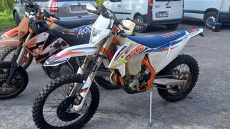 KTM EXC 250 F Six Days (2022) usata