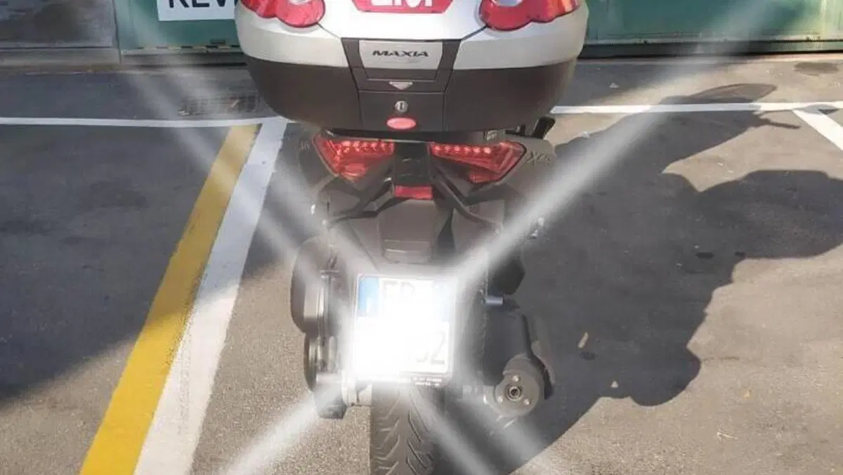 Yamaha X-Max 250 (2014 - 16)  (6)