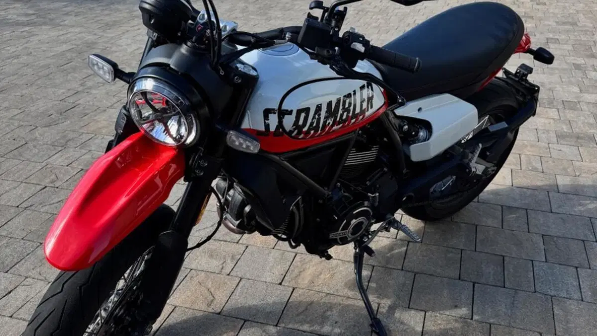 Ducati Scrambler 800 Urban Motard (2022)  (3)