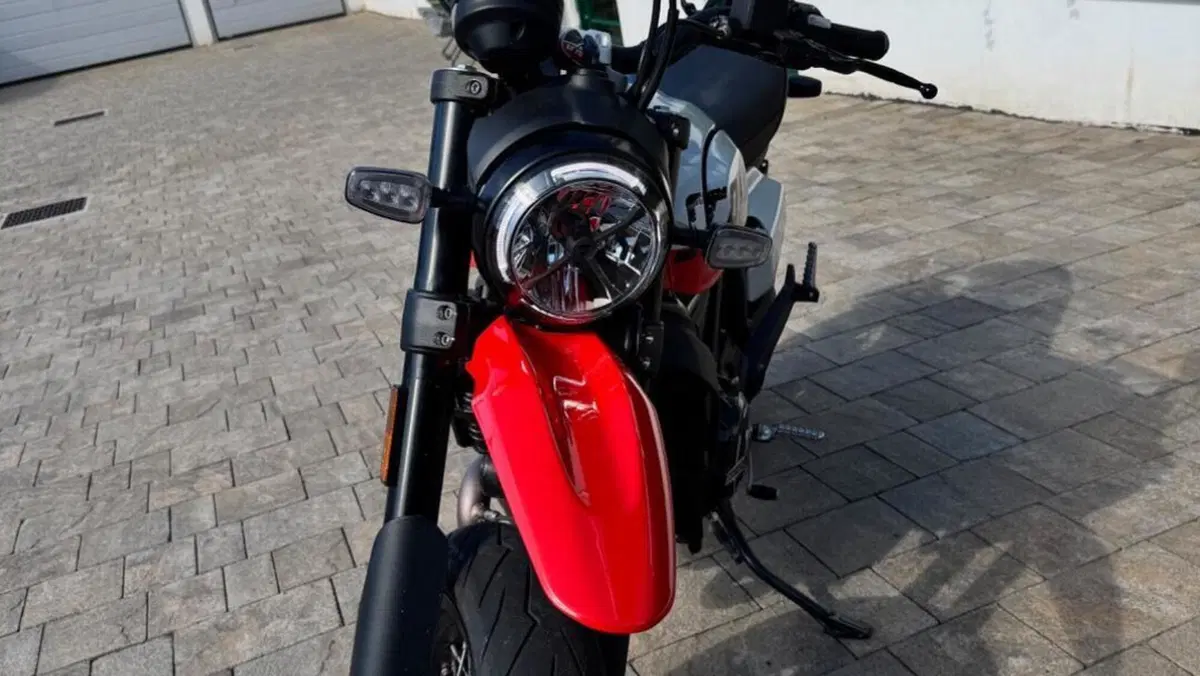 Ducati Scrambler 800 Urban Motard (2022)  (4)