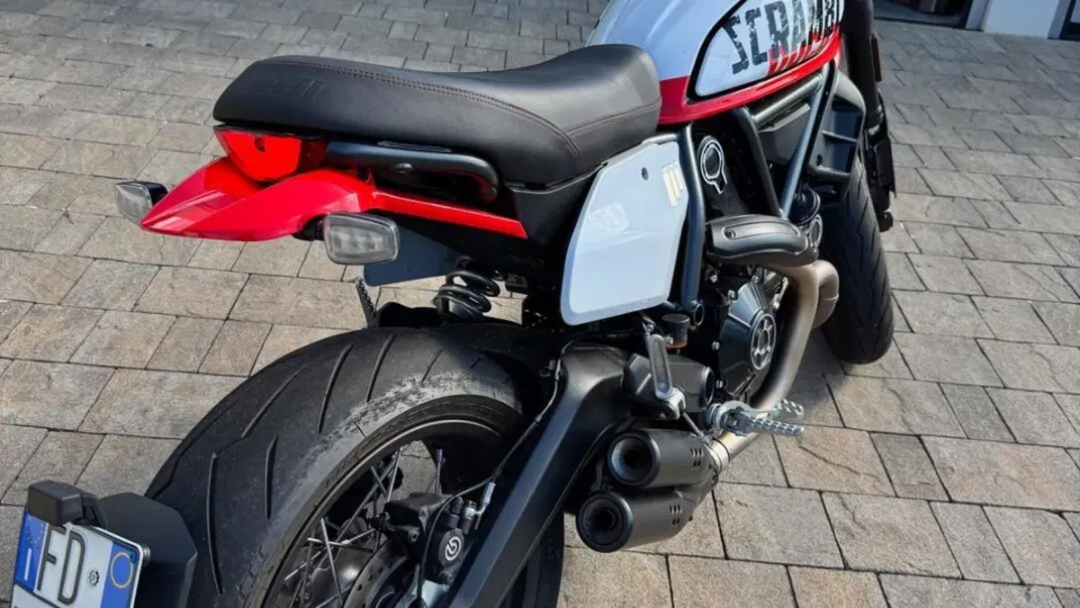 Ducati Scrambler 800 Urban Motard (2022)  (6)