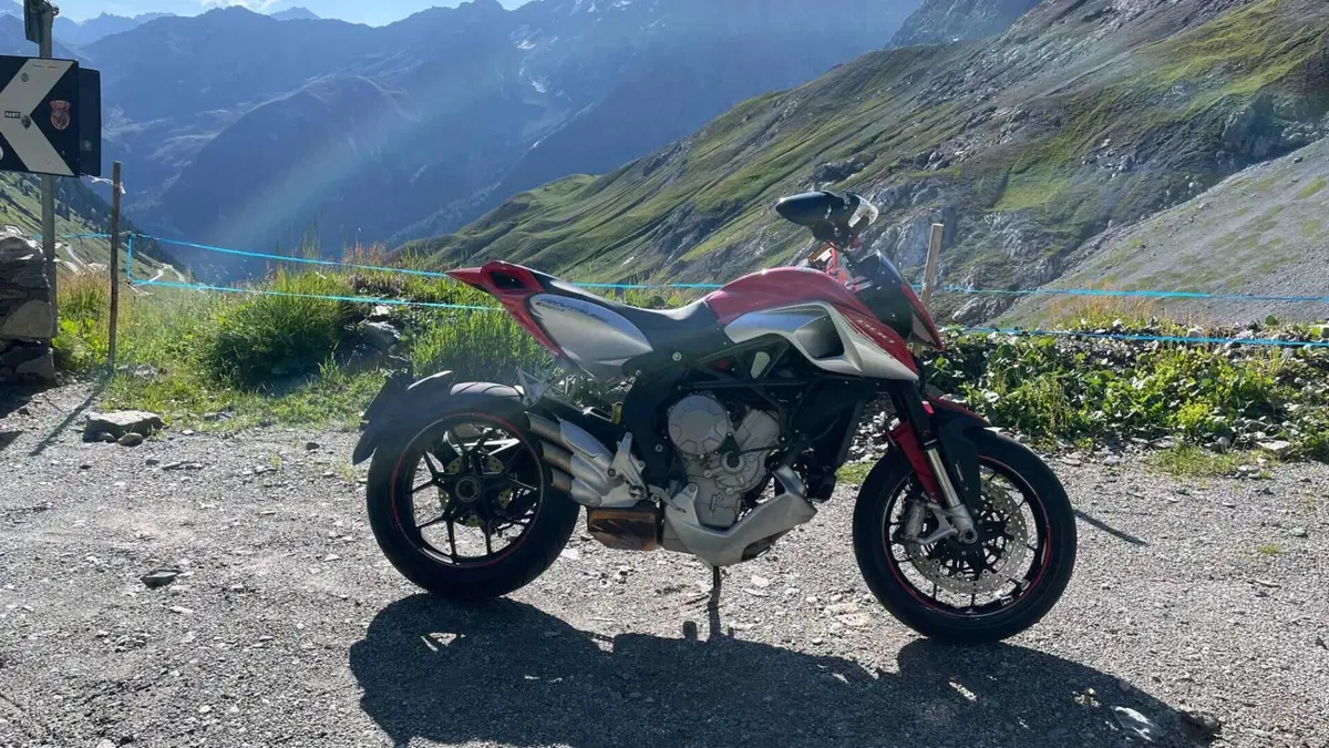 MV Agusta Rivale 800 EAS ABS (2013 -17)  (2)