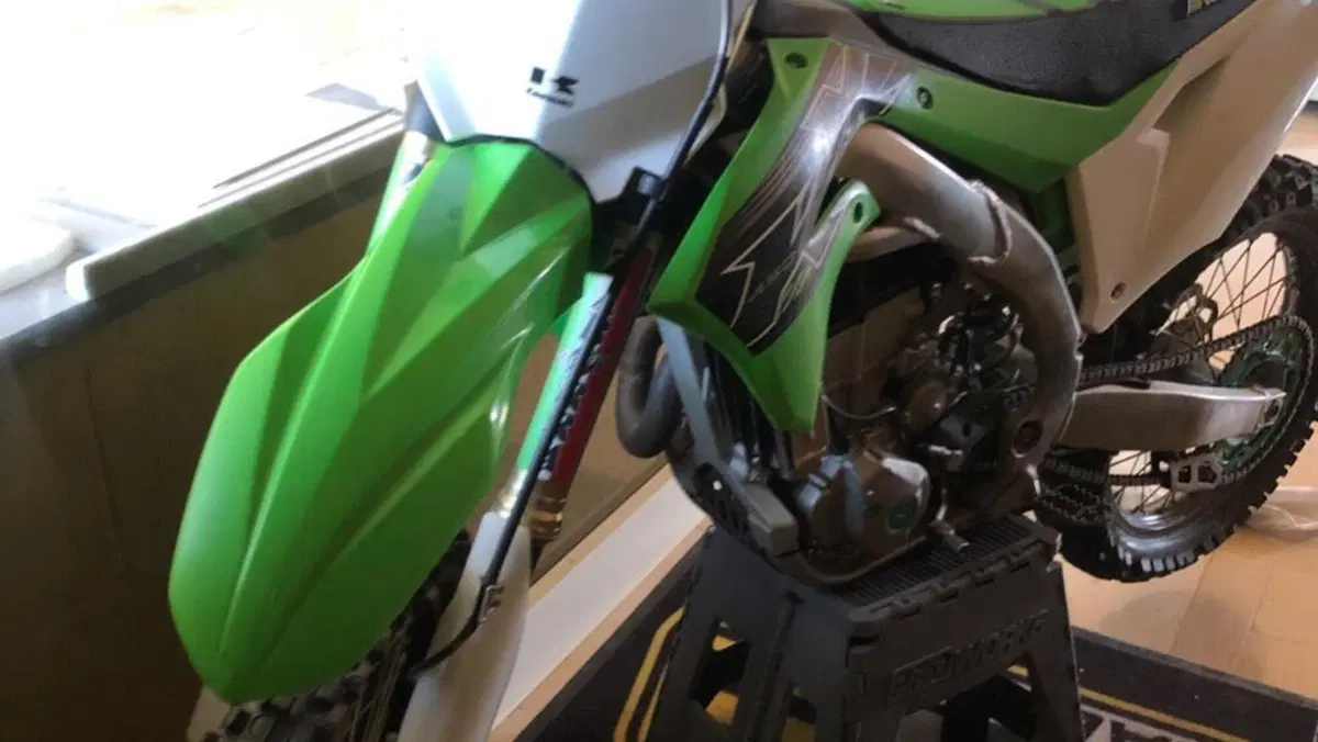 Kawasaki KX450F (2019) 