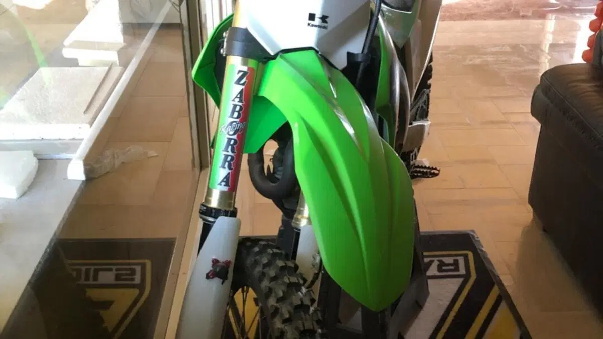 Kawasaki KX450F (2019)  (3)