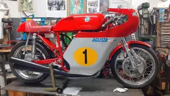MV Agusta 4 cilindri motore kawasaki 550 epoca