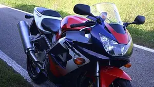 Honda CBR 900 RR Fireblade (2000 - 01)  (3)