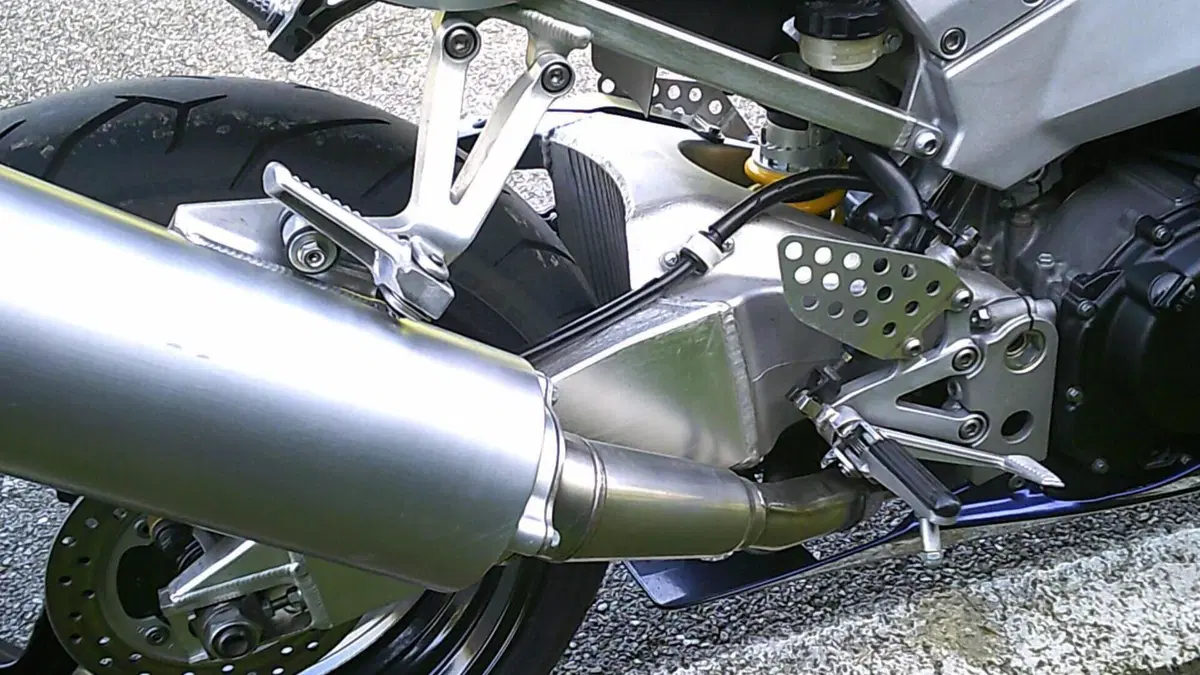 Honda CBR 900 RR Fireblade (2000 - 01)  (6)