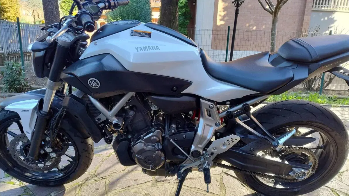 Yamaha MT-07 ABS (2014 - 16)  (4)
