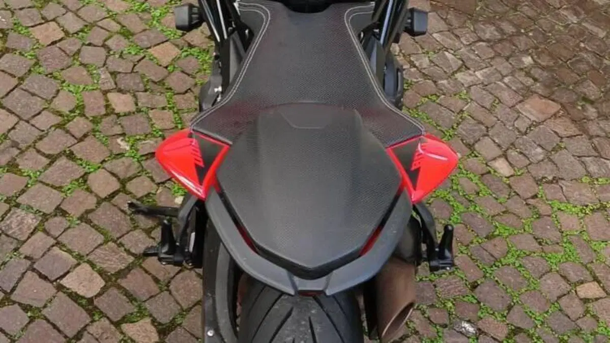 MV Agusta Brutale 800 Rosso (2021 - 23)  (3)