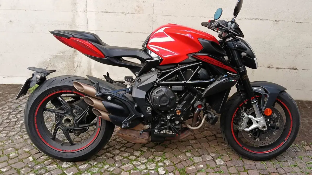 MV Agusta Brutale 800 Rosso (2021 - 23)  (4)