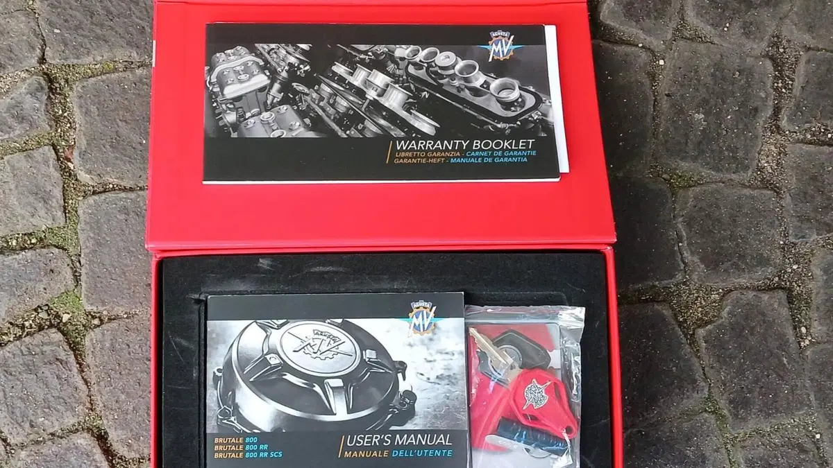 MV Agusta Brutale 800 Rosso (2021 - 23)  (8)