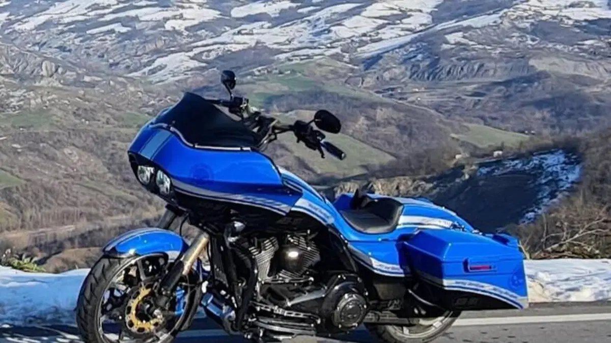 Harley-Davidson 1800 Road Glide Custom (2013) - FLTRXSE  (3)