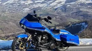 Harley-Davidson 1800 Road Glide Custom (2013) - FLTRXSE  (3)