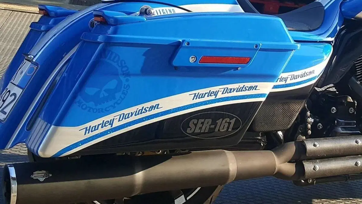 Harley-Davidson 1800 Road Glide Custom (2013) - FLTRXSE  (15)