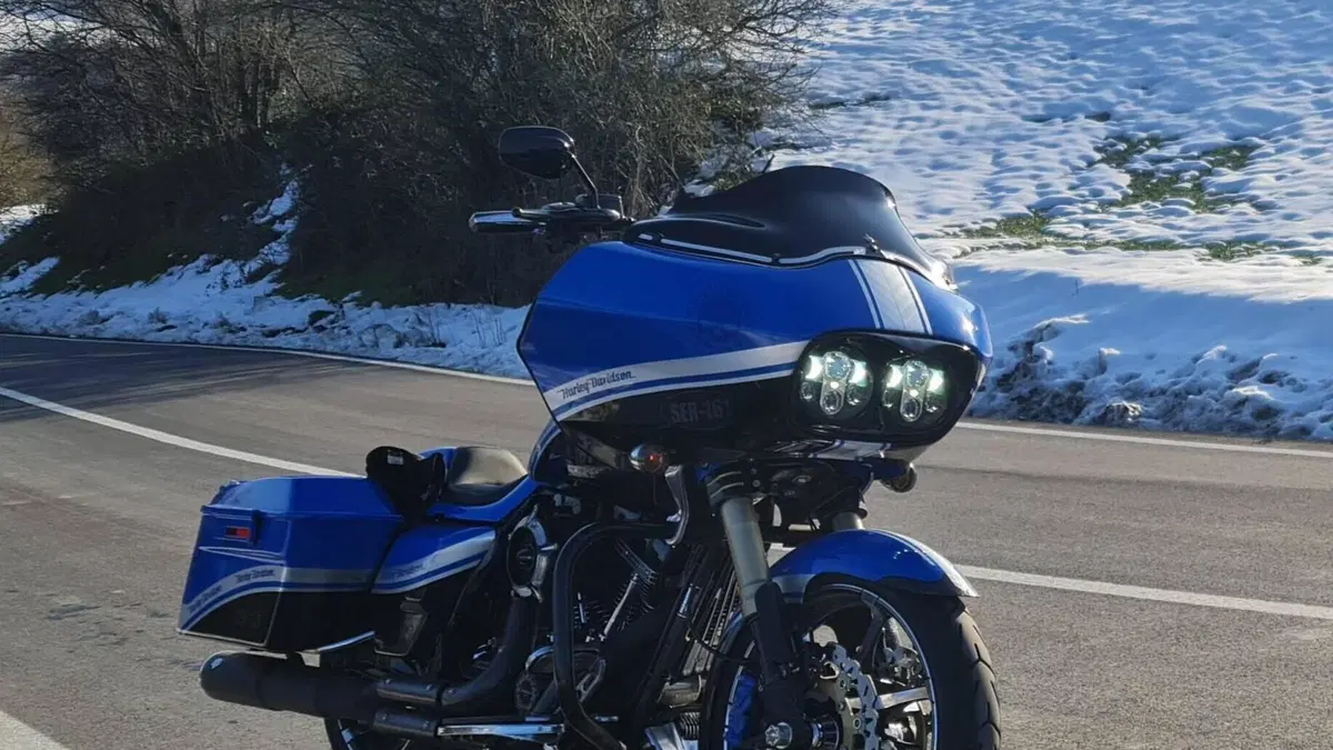 Harley-Davidson 1800 Road Glide Custom (2013) - FLTRXSE  (17)