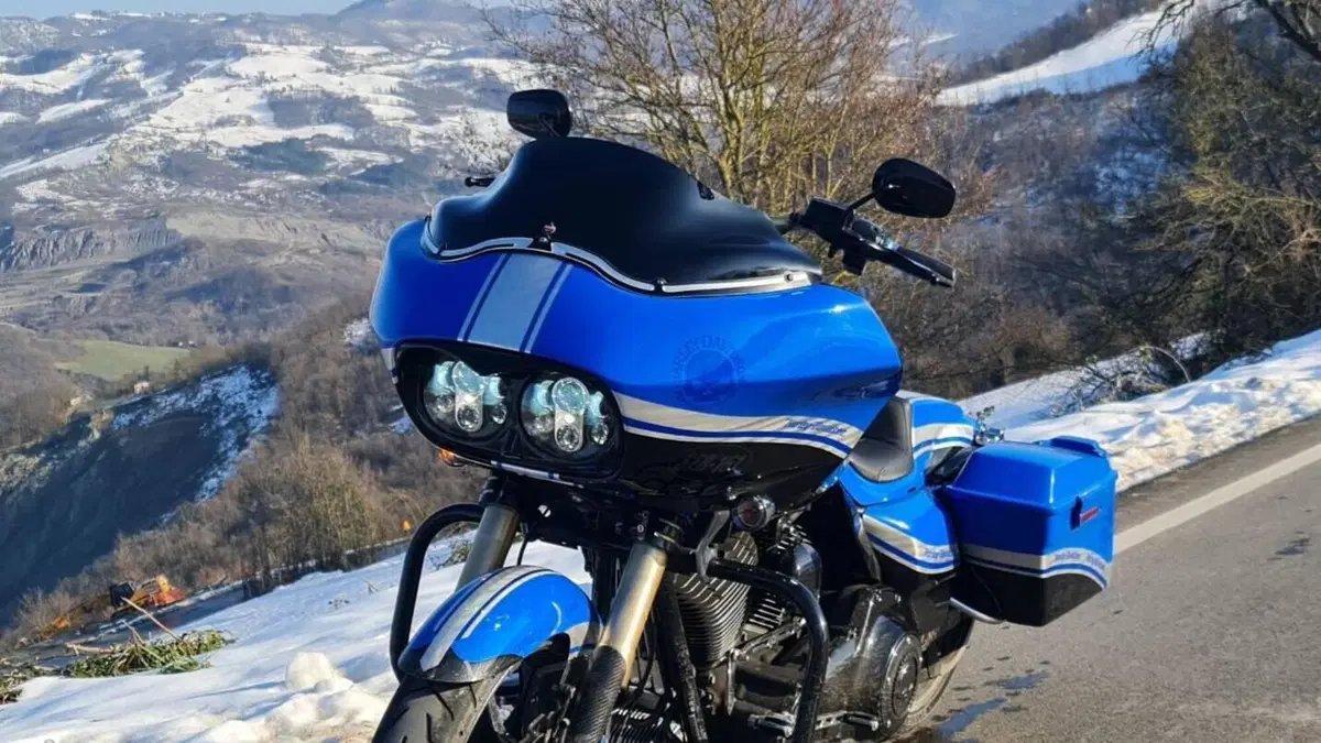 Harley-Davidson 1800 Road Glide Custom (2013) - FLTRXSE  (18)