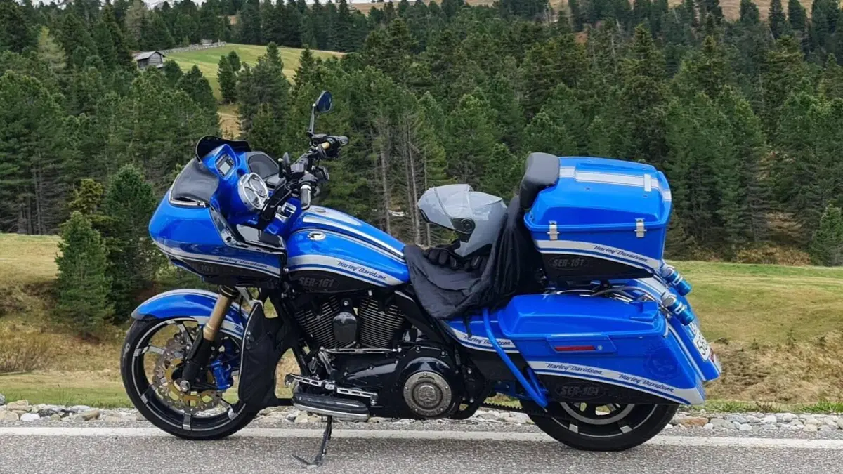 Harley-Davidson 1800 Road Glide Custom (2013) - FLTRXSE  (19)