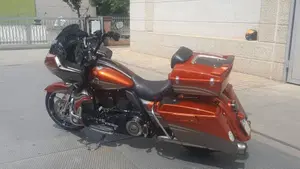 Harley-Davidson 1800 Road Glide Custom (2013) - FLTRXSE  (4)