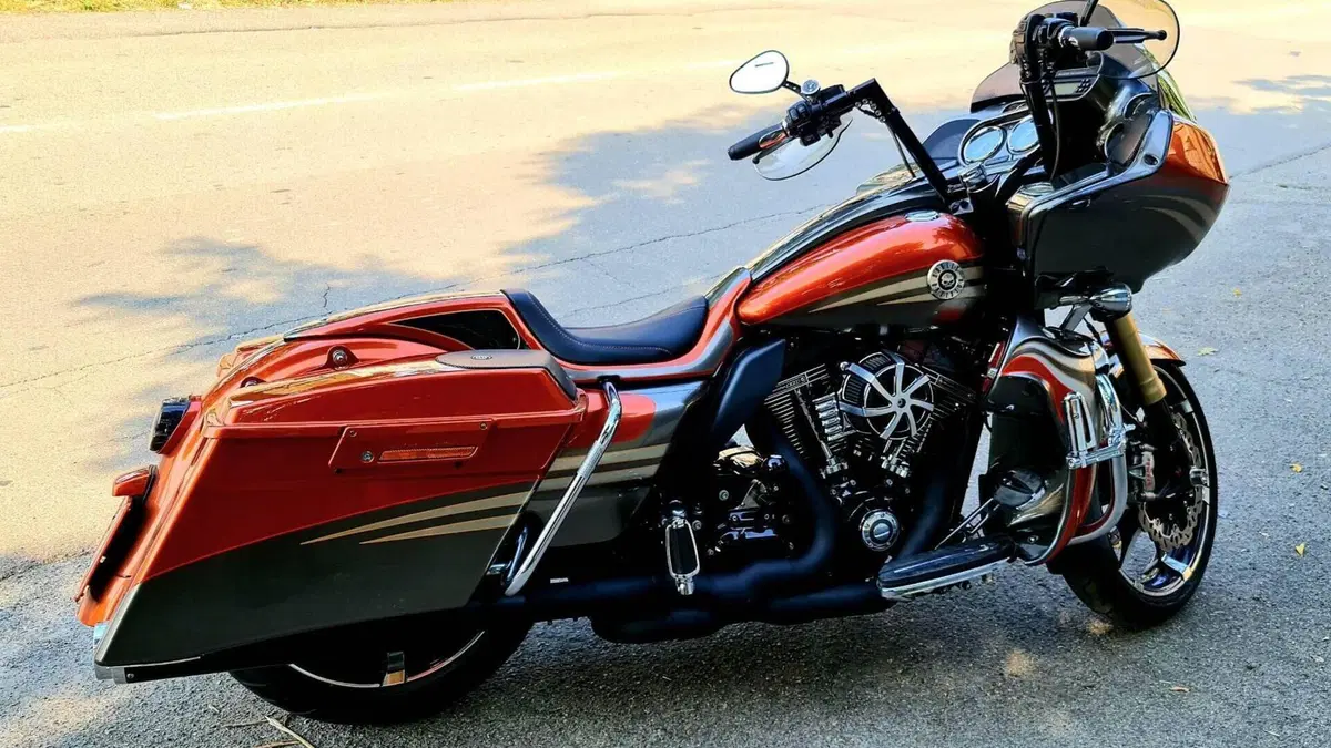 Harley-Davidson 1800 Road Glide Custom (2013) - FLTRXSE  (6)