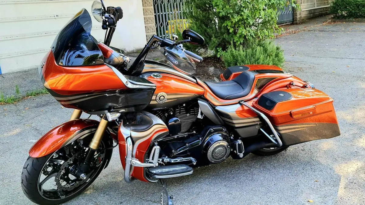 Harley-Davidson 1800 Road Glide Custom (2013) - FLTRXSE  (7)