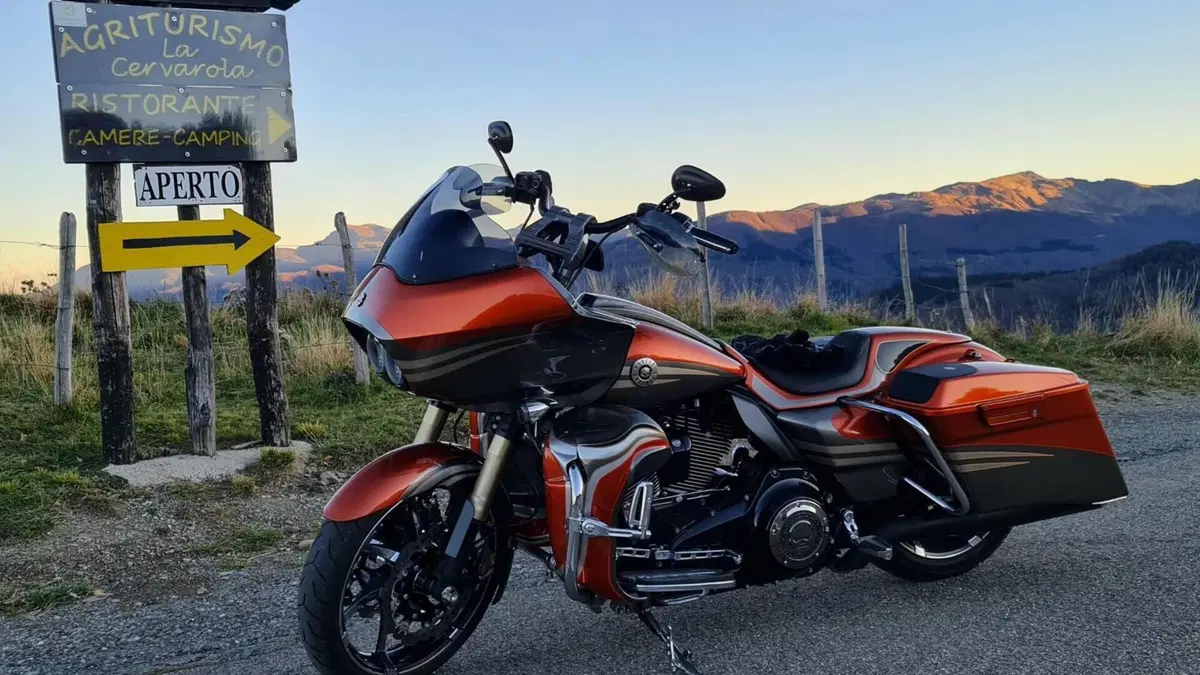 Harley-Davidson 1800 Road Glide Custom (2013) - FLTRXSE  (9)