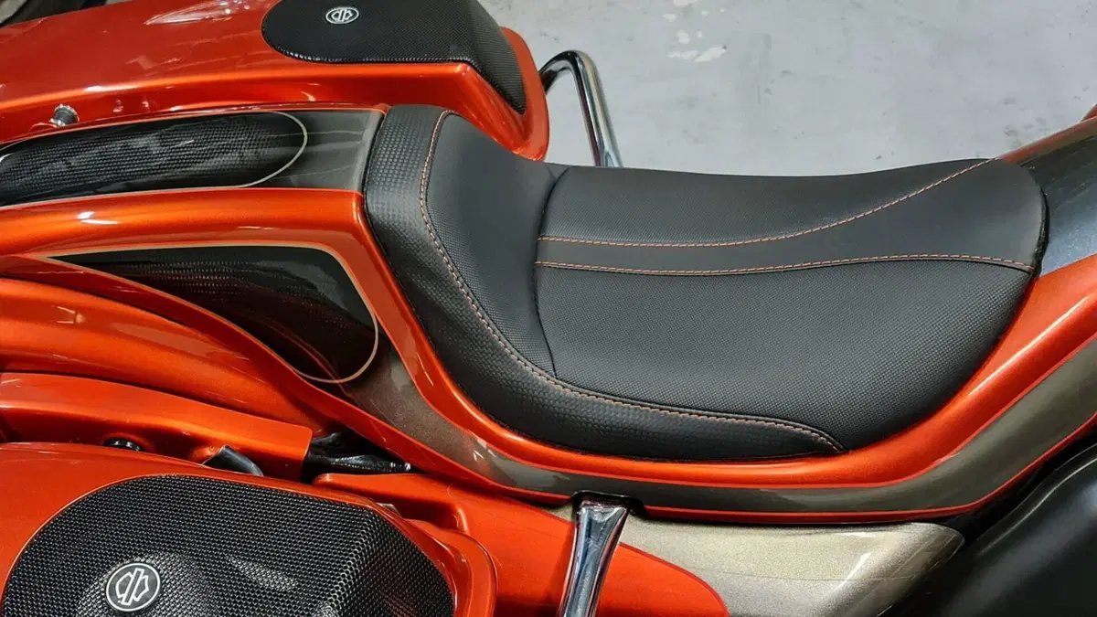 Harley-Davidson 1800 Road Glide Custom (2013) - FLTRXSE  (11)