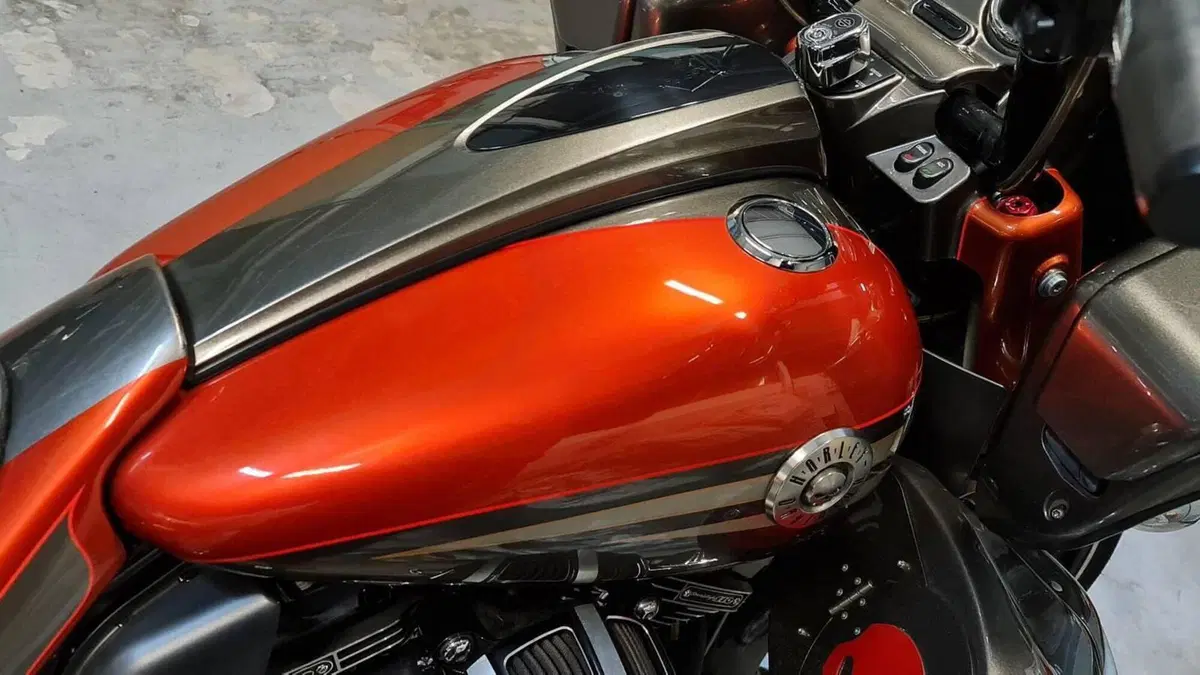 Harley-Davidson 1800 Road Glide Custom (2013) - FLTRXSE  (12)