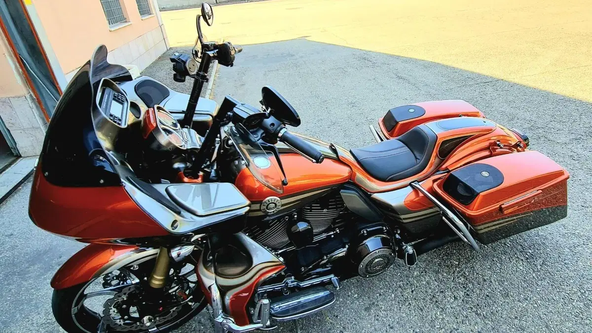 Harley-Davidson 1800 Road Glide Custom (2013) - FLTRXSE  (17)