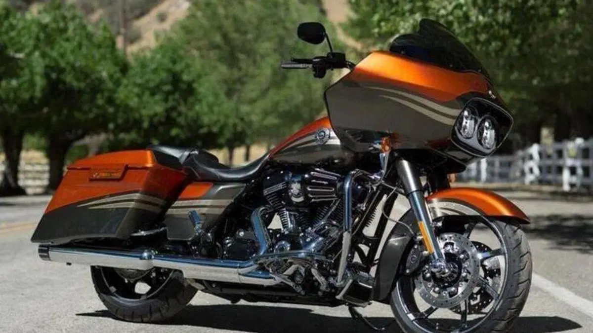 Harley-Davidson 1800 Road Glide Custom (2013) - FLTRXSE  (18)