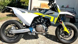 husqvarna 701 supermoto (2022)