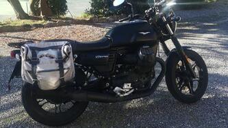 Moto Guzzi V7 III Stone (2017 - 20) usata