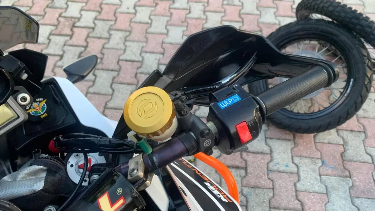 KTM 1090 Adventure R (2017 - 19)  (16)