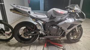 Honda CBR 1000 RR Fireblade (2006 - 07) 