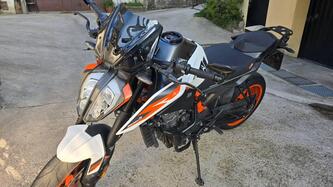 KTM 890 Duke R (2020) usata