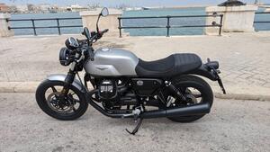 Moto Guzzi V7 Stone (2021 - 24)