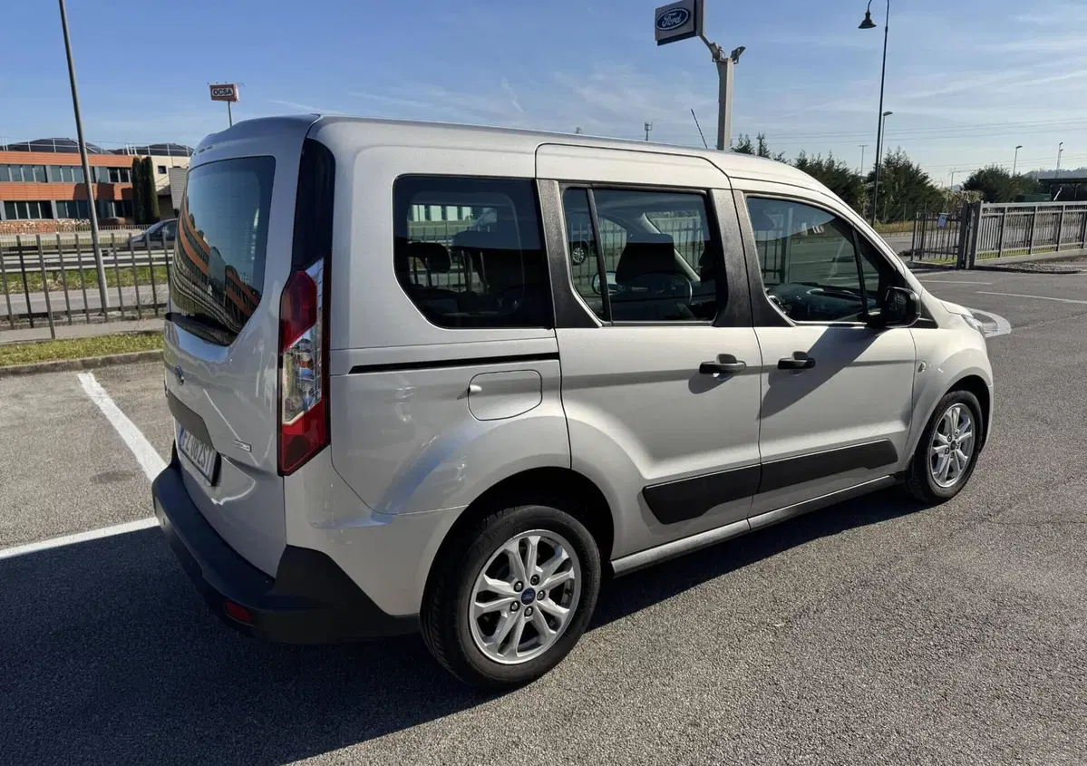 Ford Tourneo Connect 1.5 TDCi 100 CV Plus (3)